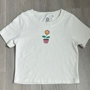 PacSun cropped White T-Shirt with Smiley Flower size Xs